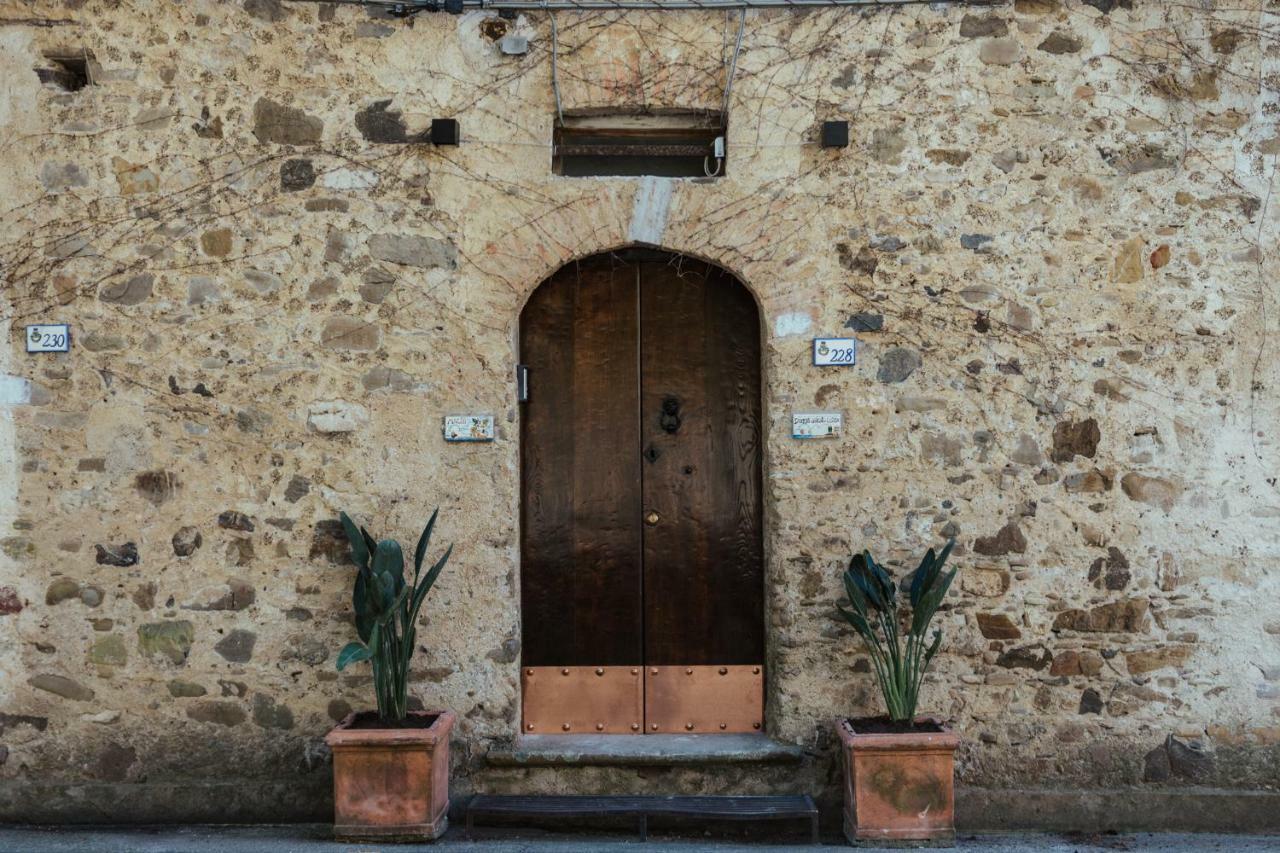 La Concha Suites Pioppi Exterior photo